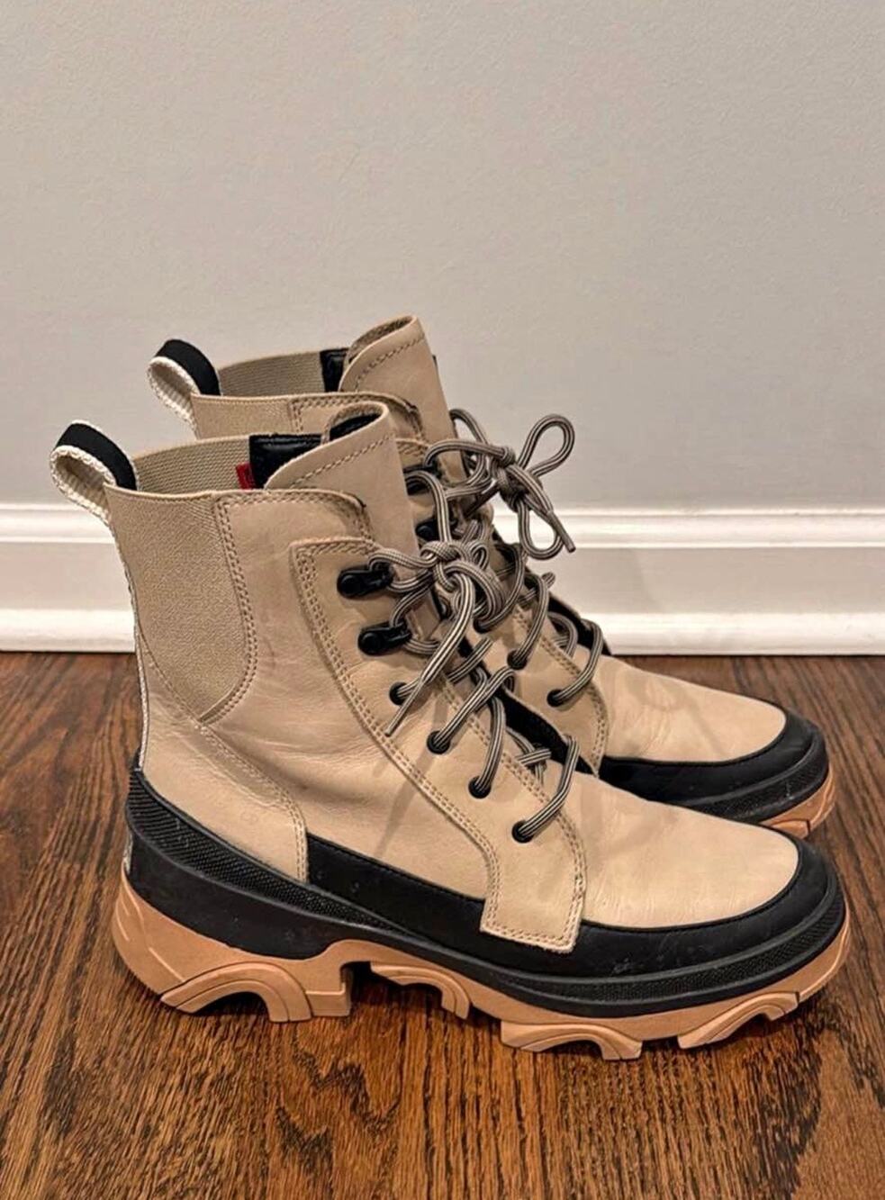 Sorel Waterproof Leather Boots Size 8